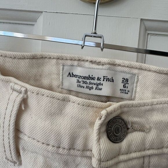 Abercrombie & Fitch Curve Love High Rise Jeans - Picture 4 of 5